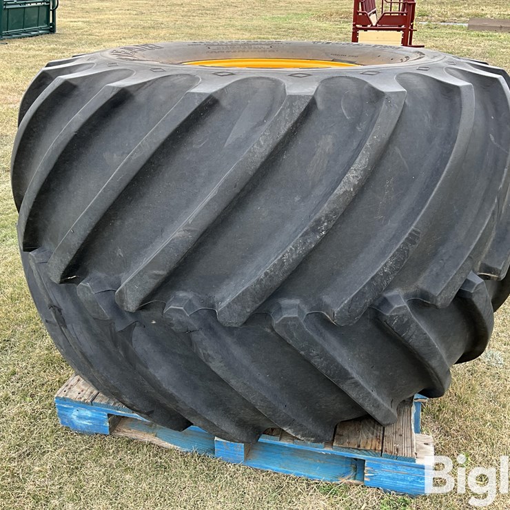 Goodyear 66x43.00-25 Flotation Terra-Tire W/8-Bolt Rim