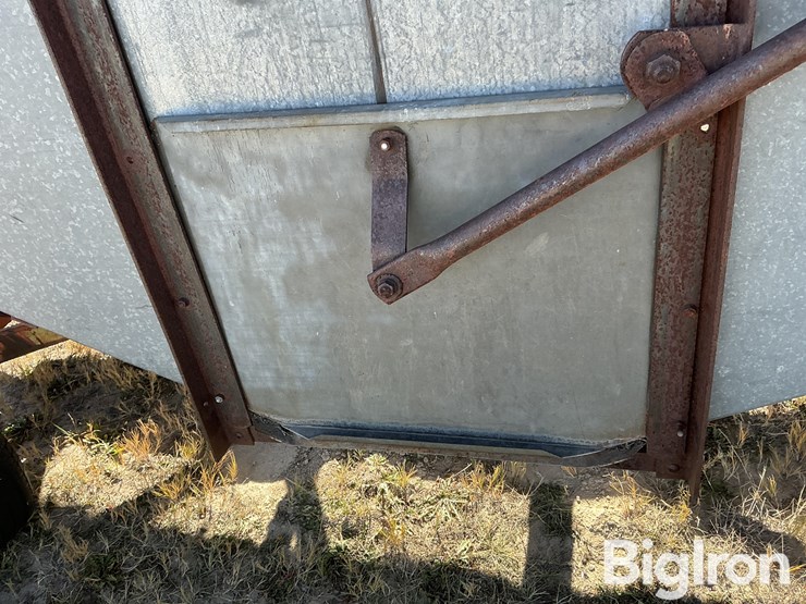 new-holland-180-image-11