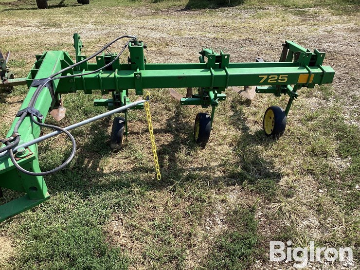 john-deere-725-image-9