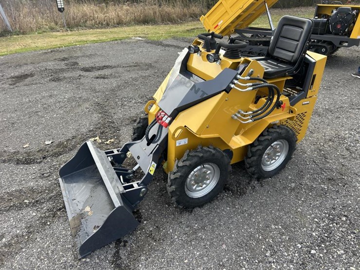 #2713-•-2025-infront-yf400-mini-skid-steer-image-1