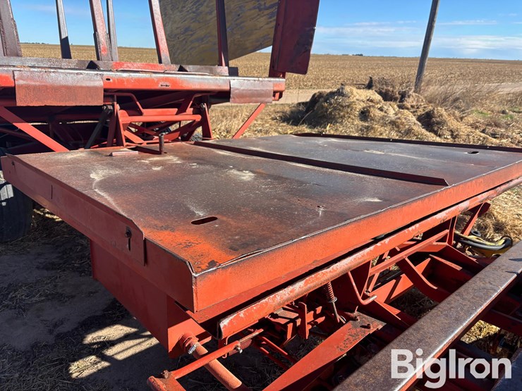 new-holland-1032-image-14