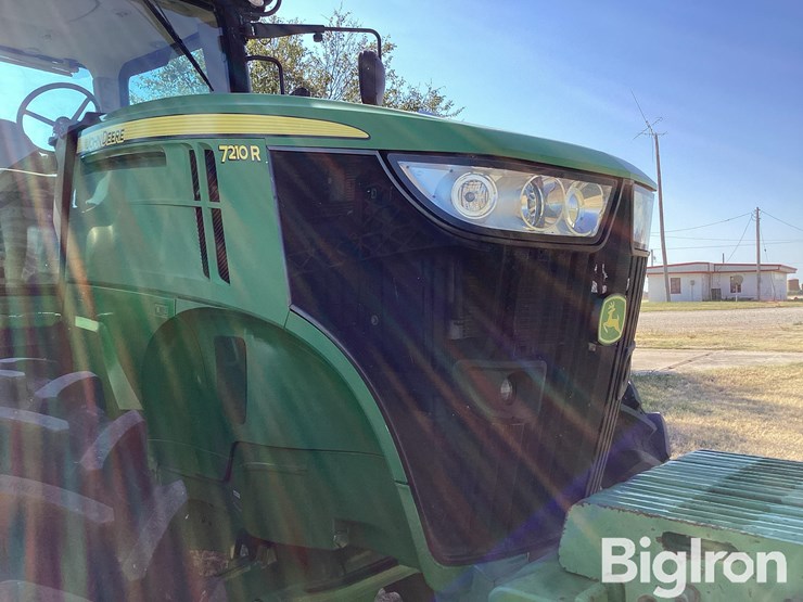 2016-john-deere-7210r-image-16