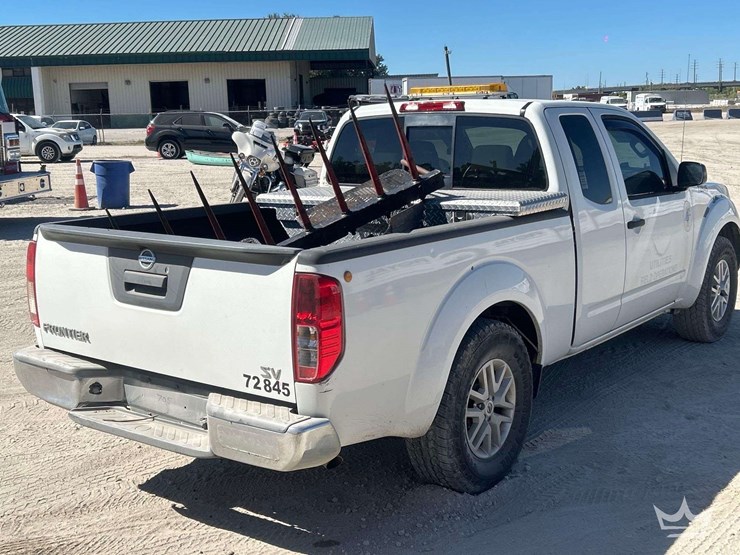 2015-nissan-frontier-image-3