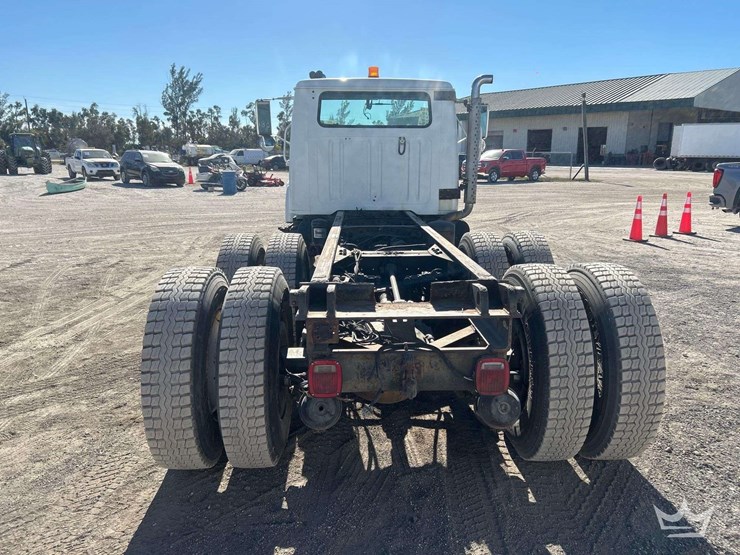 1999-international-f-4900-t/a-cab-and-chassis-truck-image-25