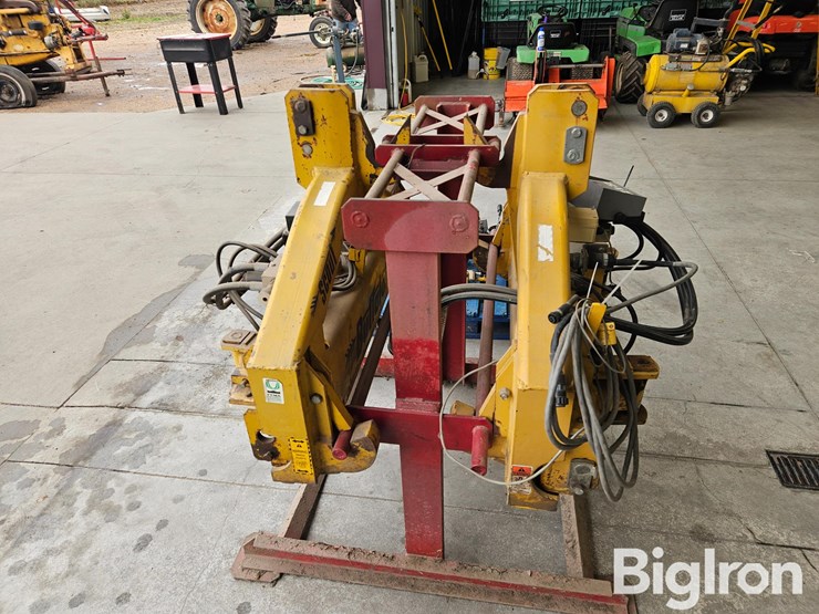 buffalo-scout-i-&-ii-guidance-systems-on-steel-holding-rack-image-7