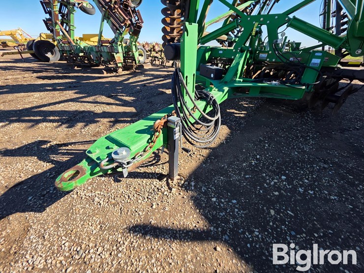 2013-john-deere-2623vt-image-8