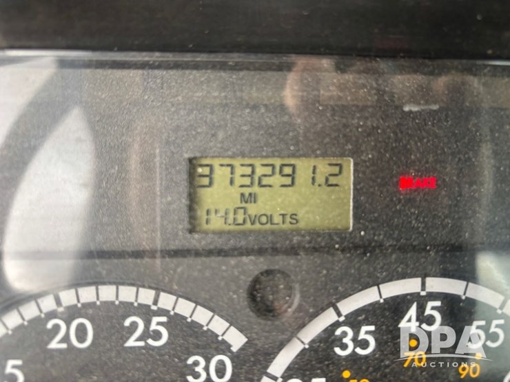 2010-freightliner-business-class-bobtail-truck-(dr12578-unit-221)-image-61