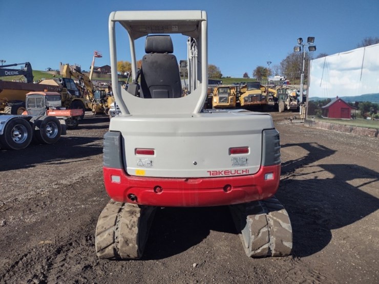 takeuchi-tb250-image-4