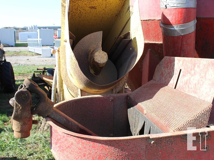 new-holland-354-image-2