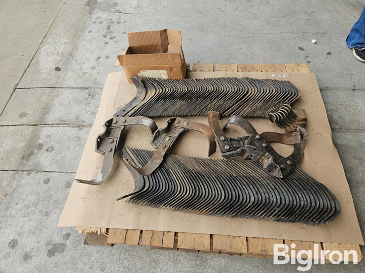 eversman-unused-tiller-knives-&-brackets-image-8