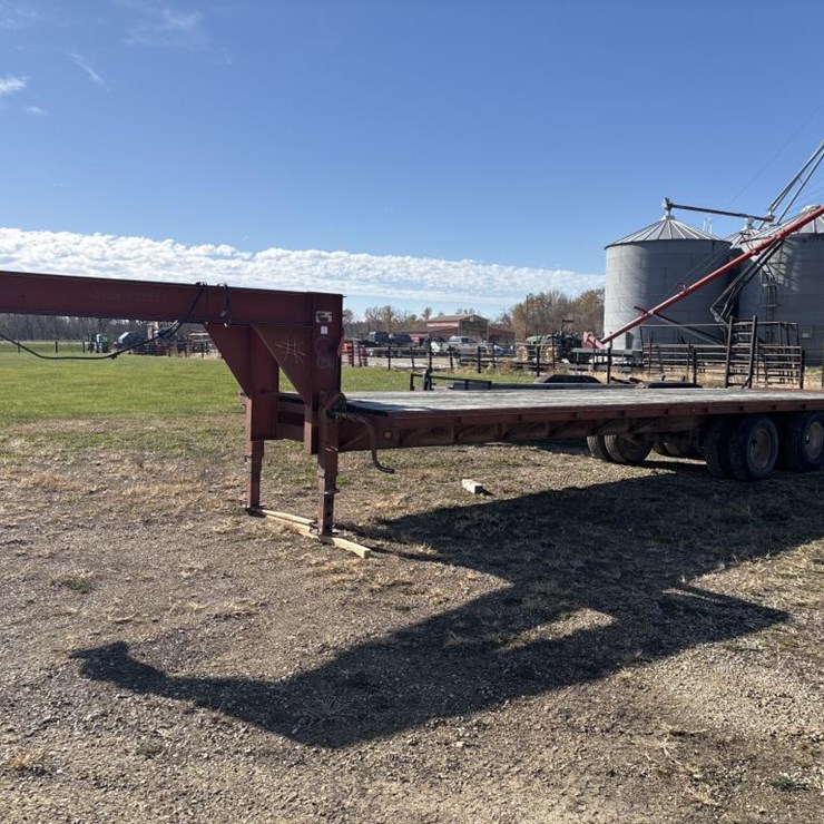 #1339 • 1989 Highview Gooseneck Trailer