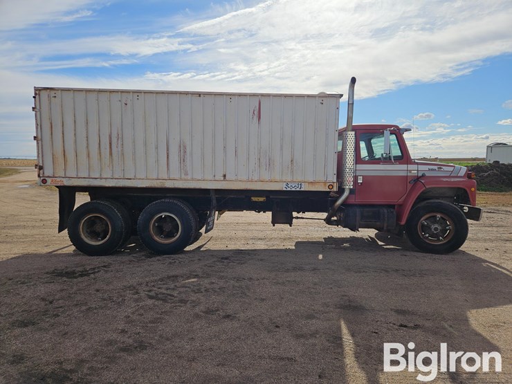 1981-international-dt466-image-4