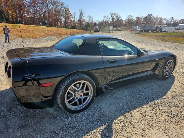 #22774-•-2002-chevrolet-corvette-z06-car-image-14