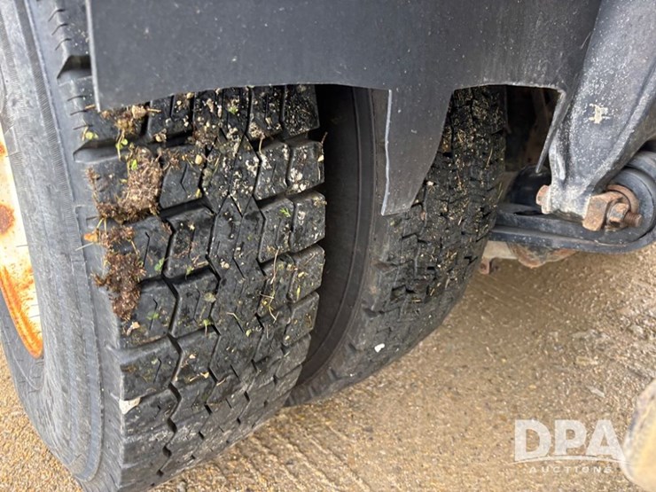 2010-freightliner-business-class-bobtail-truck-(dr12578-unit-221)-image-50