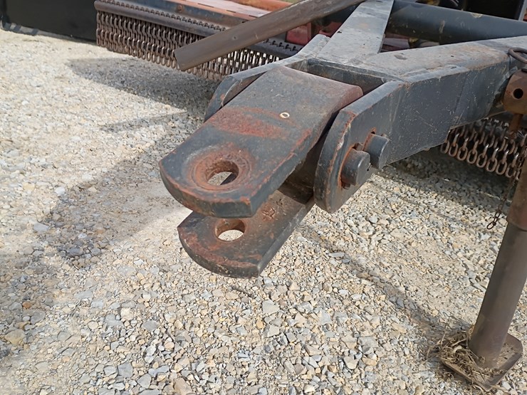 bush-hog-3210-image-10