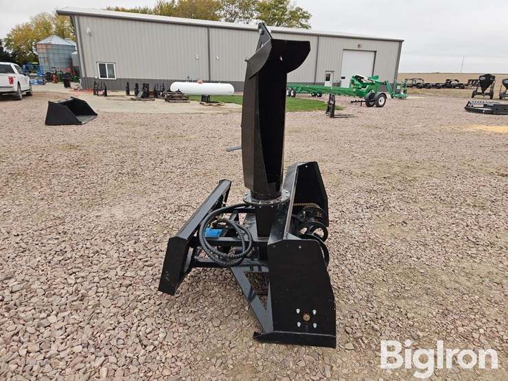 2024-caterpillar-60-image-4