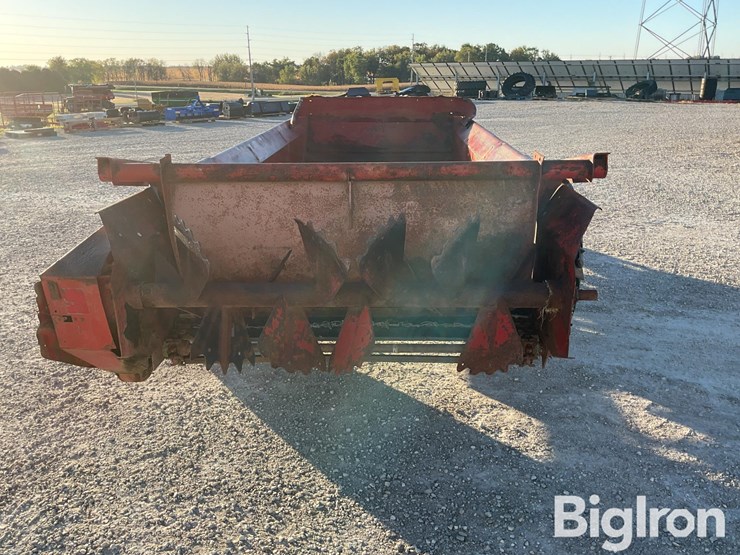 new-holland-165-image-6