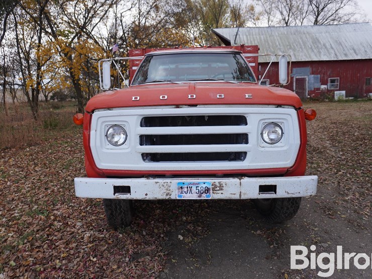1974-dodge-d600-image-2