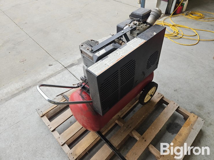 powermate-portable-gas-air-compressor-image-5