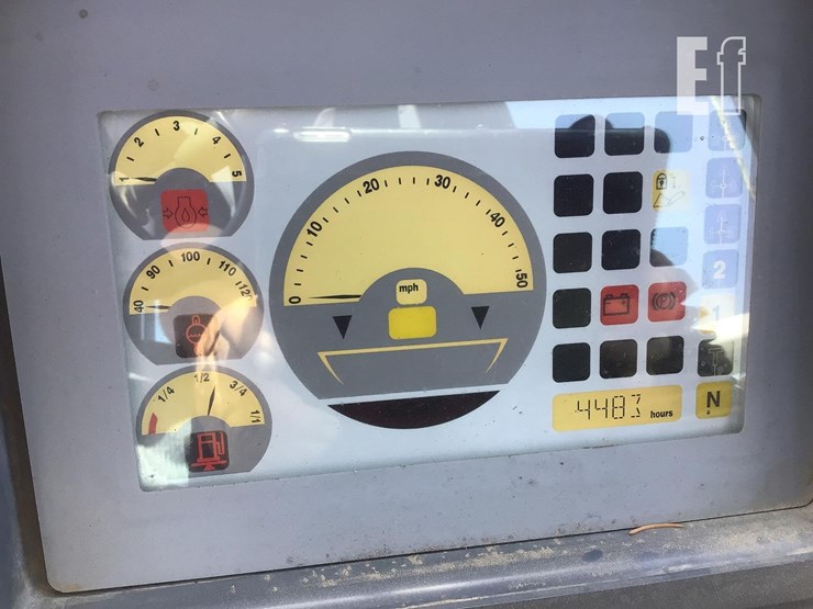 2005-deere-244j-image-14