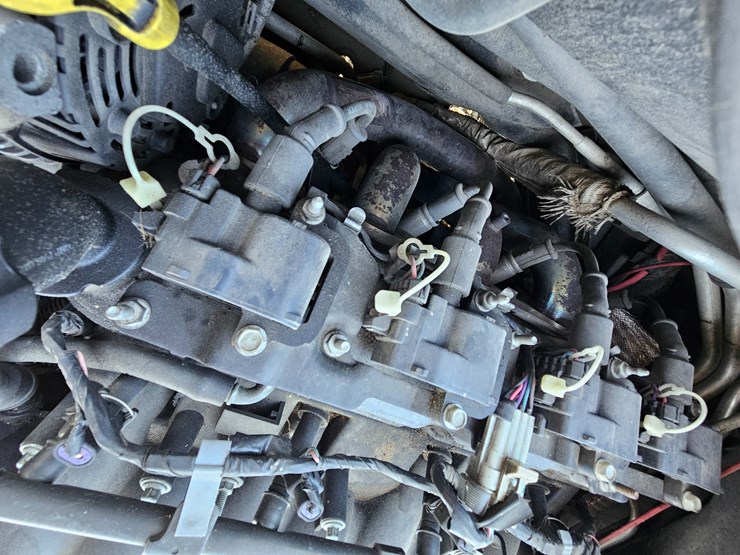 #22774-•-2002-chevrolet-corvette-z06-car-image-30