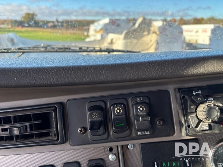 2013-unit-70-image-73