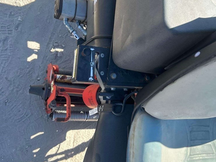 2017-jacobsen-3551-hours-image-13