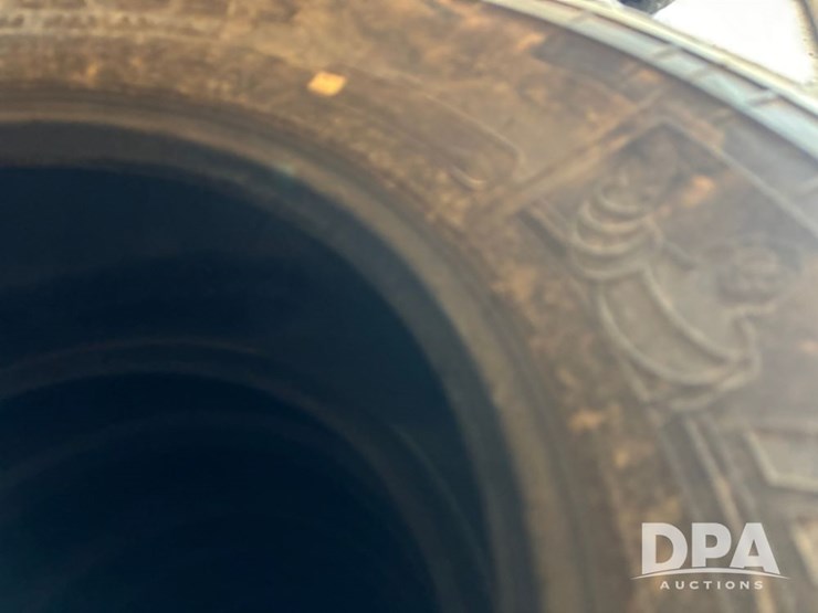 truck-tires-(dr12576)-image-4