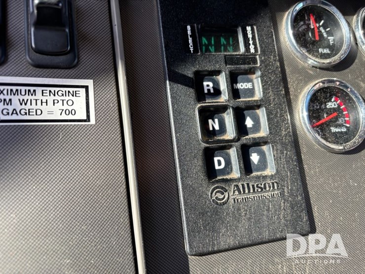 2013-unit-70-image-38