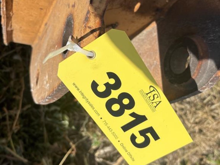 #3815-•-approx.-18"-tooth-bucket-image-7