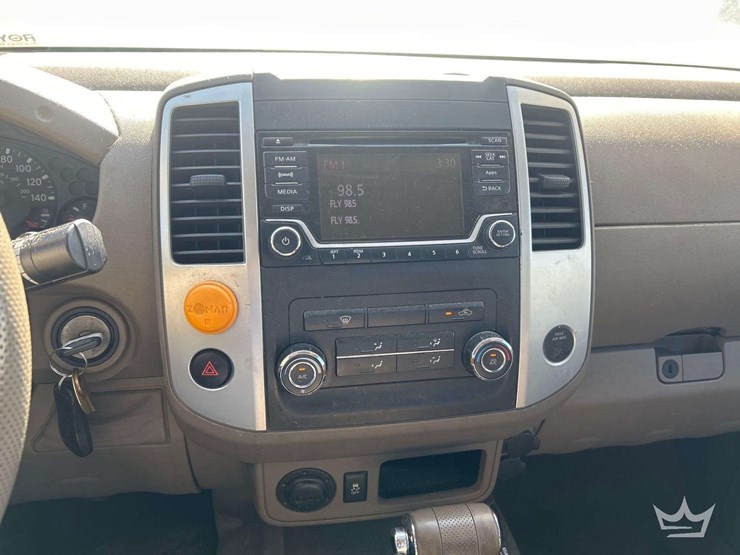 2015-nissan-frontier-image-15