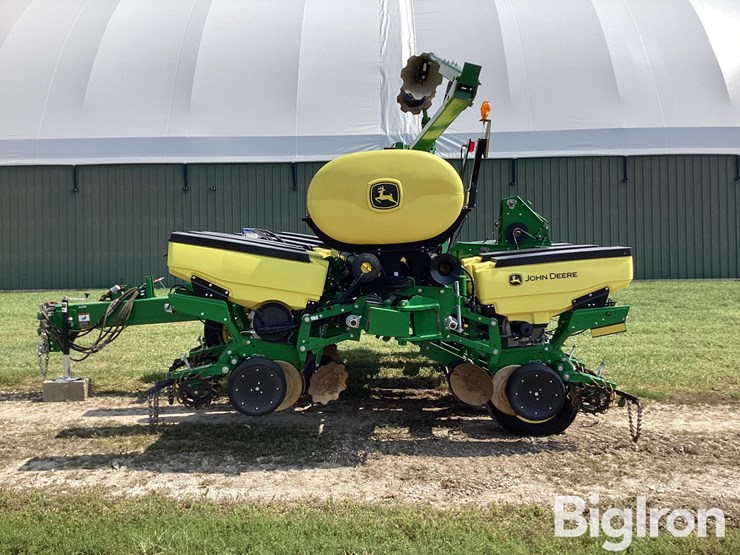 2019-john-deere-1765-image-8