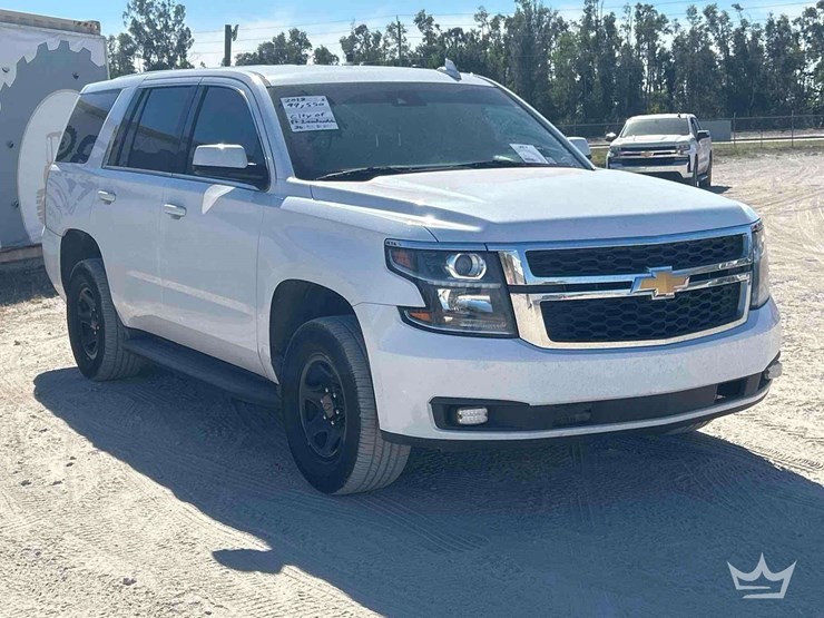 2018-chevrolet-tahoe-image-2