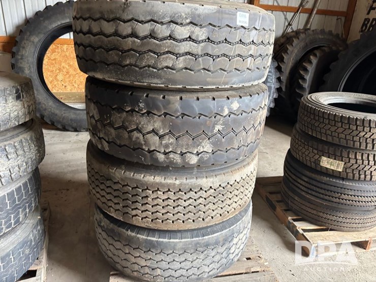truck-tires-(dr12574)-image-1