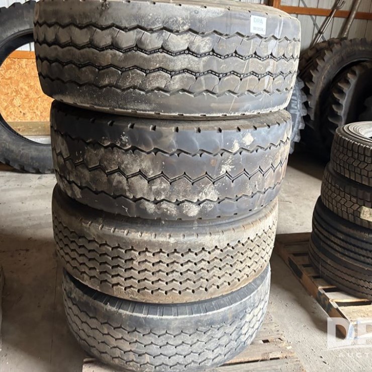 Truck Tires (DR12574)