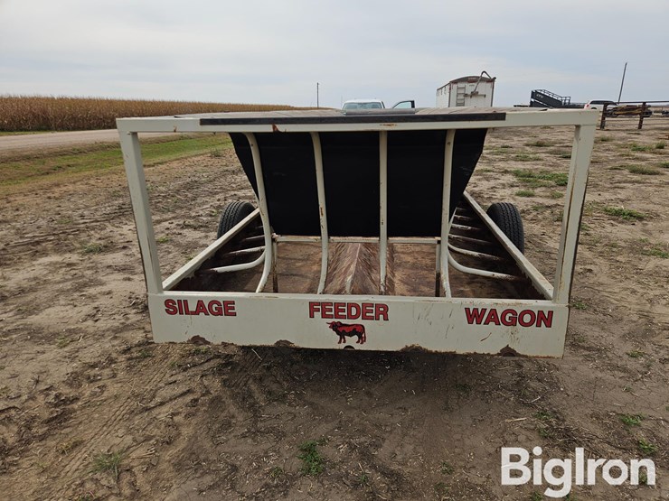 industrias-america-s/a-portable-silage/hay-feeder-image-6