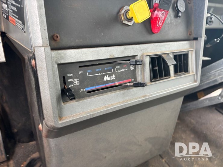 2000-mack-truck-(dr12562-unit-a59)-image-56
