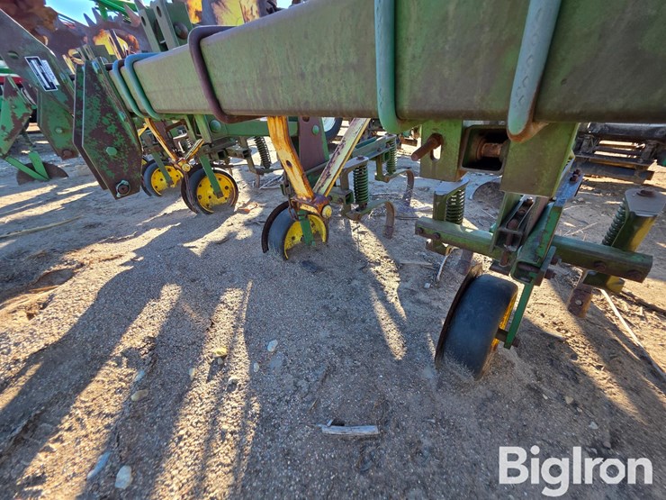 john-deere-825-image-9