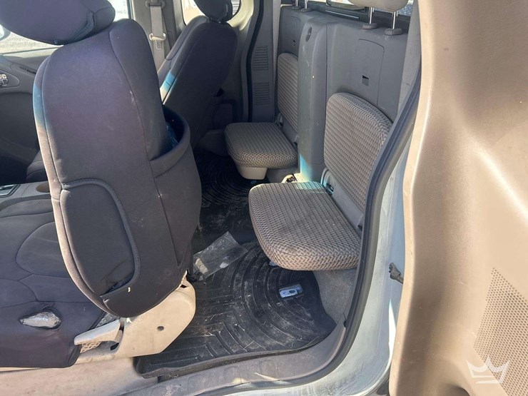 2015-nissan-frontier-image-22