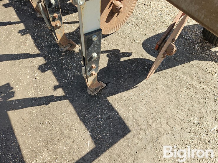 12r18-3-pt.-anhydrous-applicator-image-13