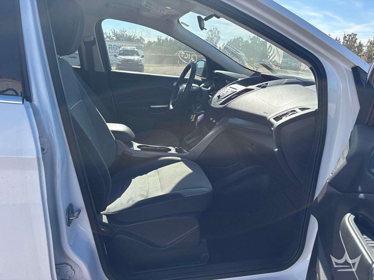 2015-ford-escape-image-17