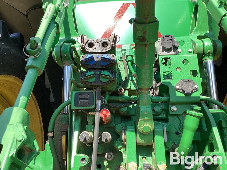 2016-john-deere-7210r-image-13