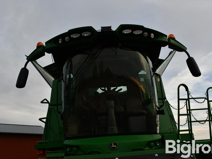 2014-john-deere-s660-image-10