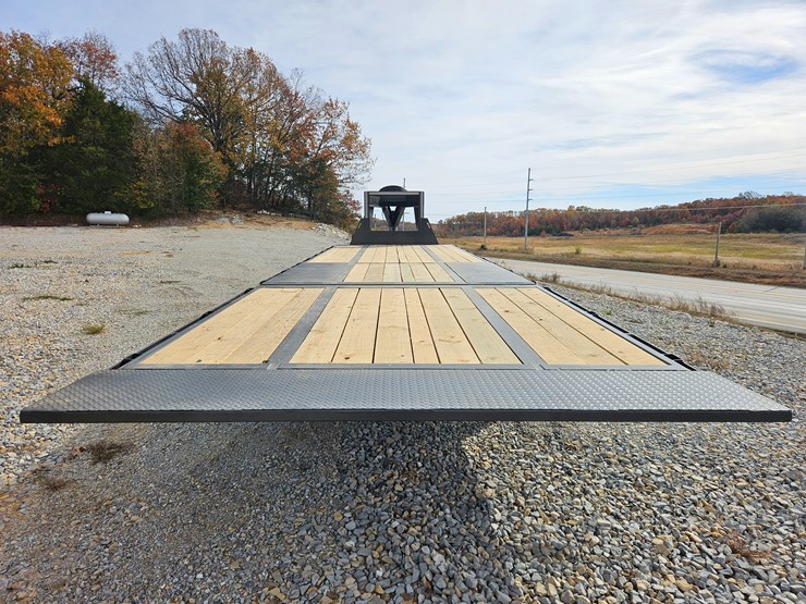 #22762-•-2025-ez-haul-32'-flatbed-trailer-image-11