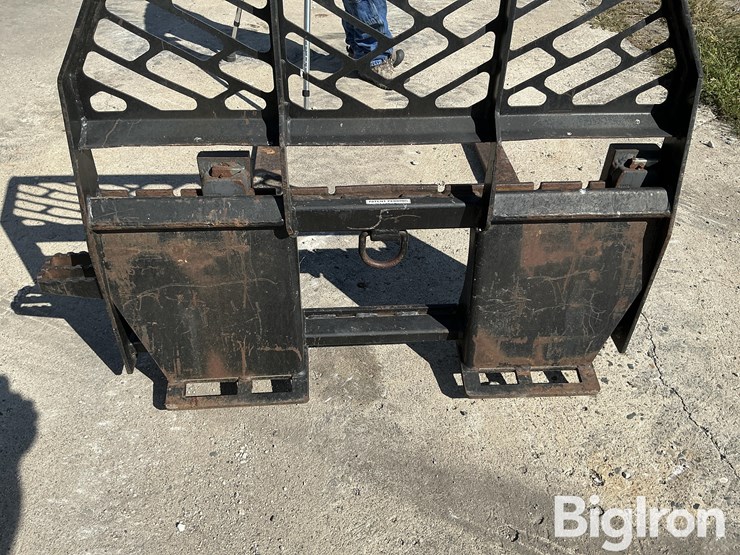 rueters-pallet-forks-image-9