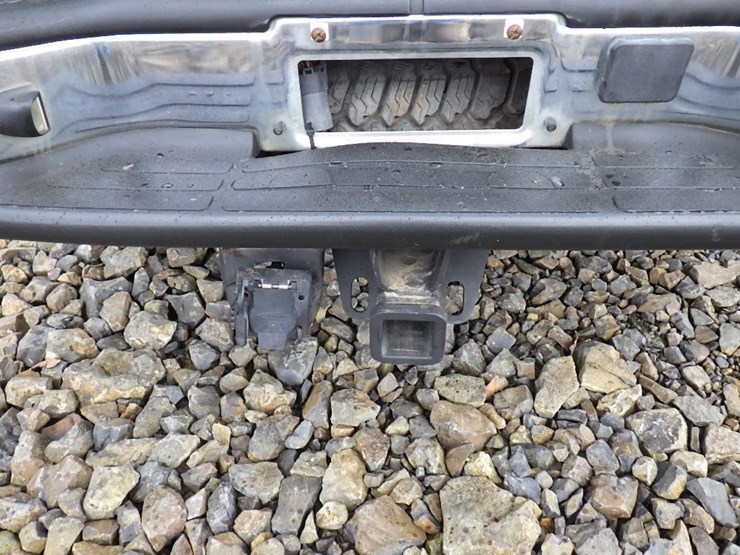 2002-chevrolet-tahoe-image-10