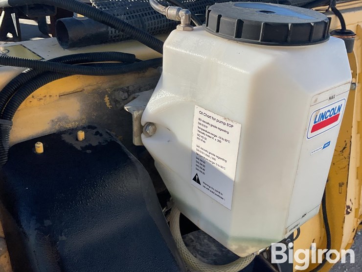 2009-new-holland-283-image-19