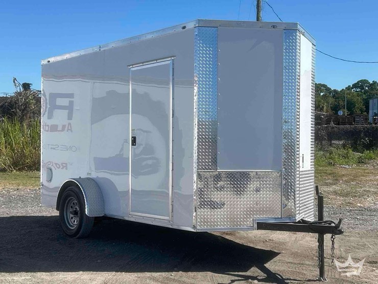 2025-j-&amp;-c-suppliers-enclosed-trailer-image-2