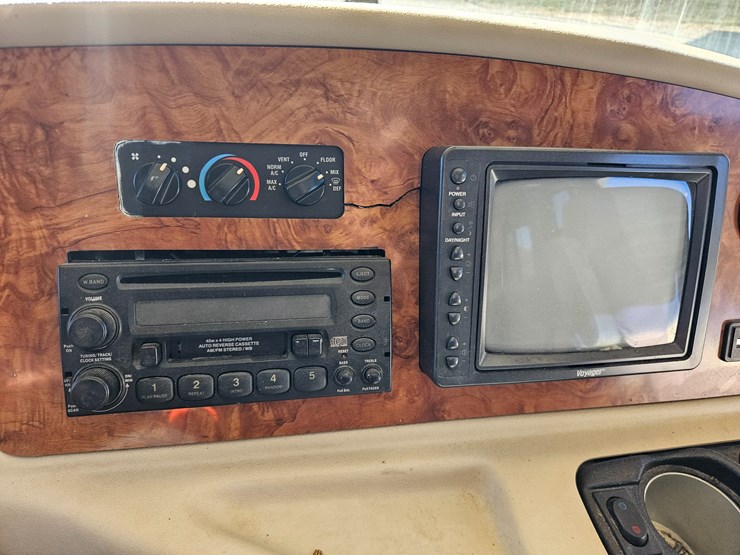 #22198-•-2007-georgie-boy-landau-motorhome-image-41