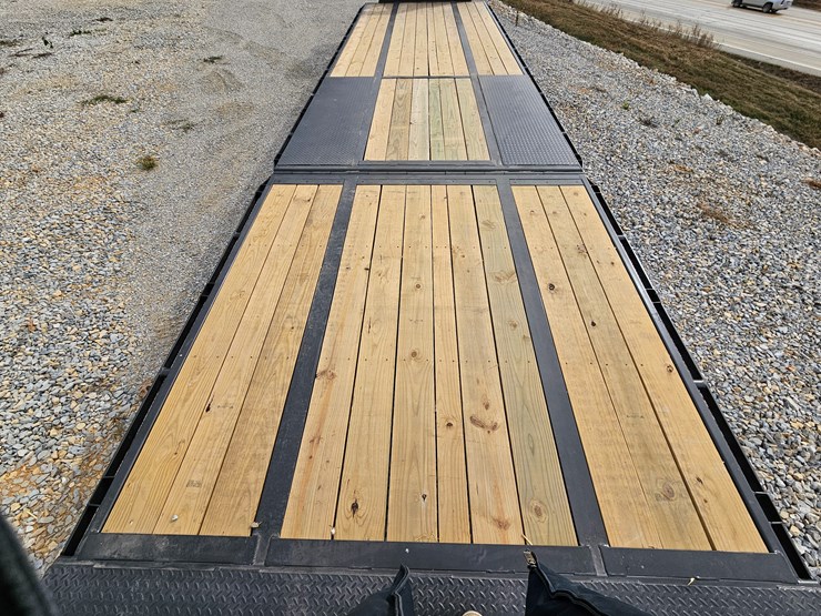 #22762-•-2025-ez-haul-32'-flatbed-trailer-image-59